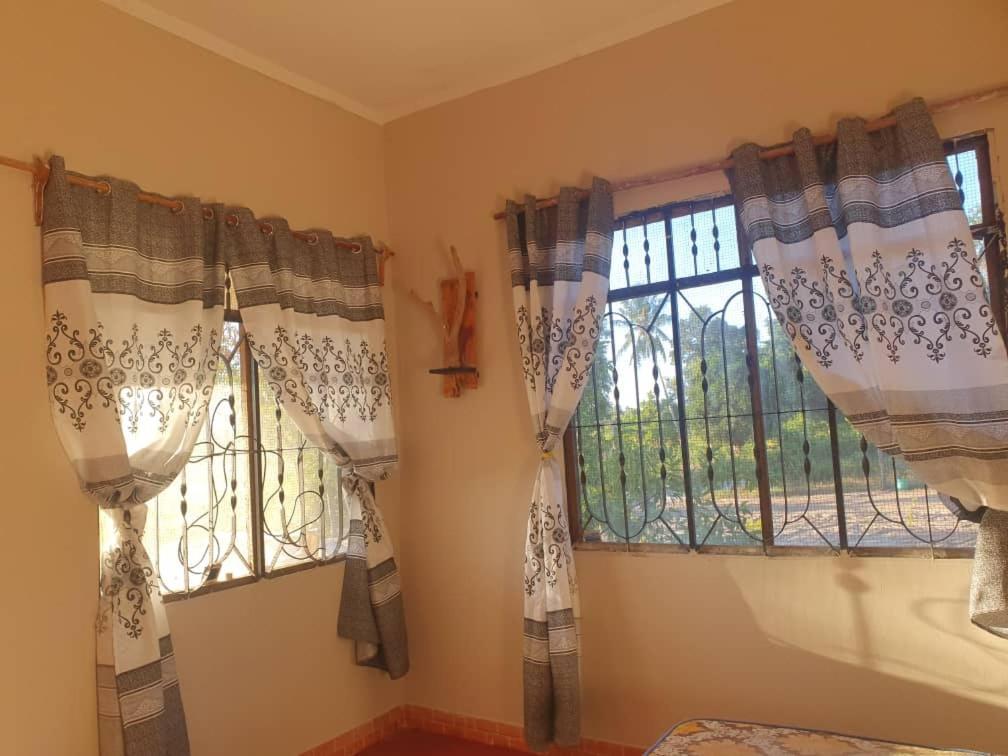 Rasta House Bed & Breakfast Kilindoni Exterior foto